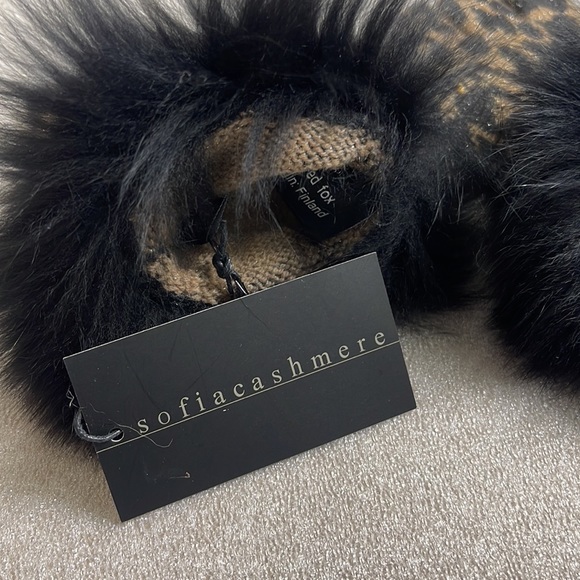 Sofia Cashmere Gloves - Picture 5 of 5